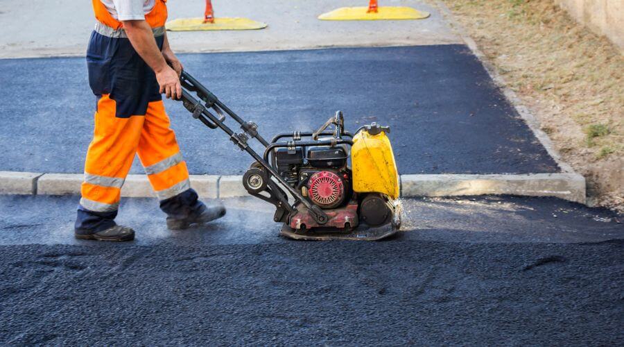 Professional gutter cleaning in Lapoint, UT